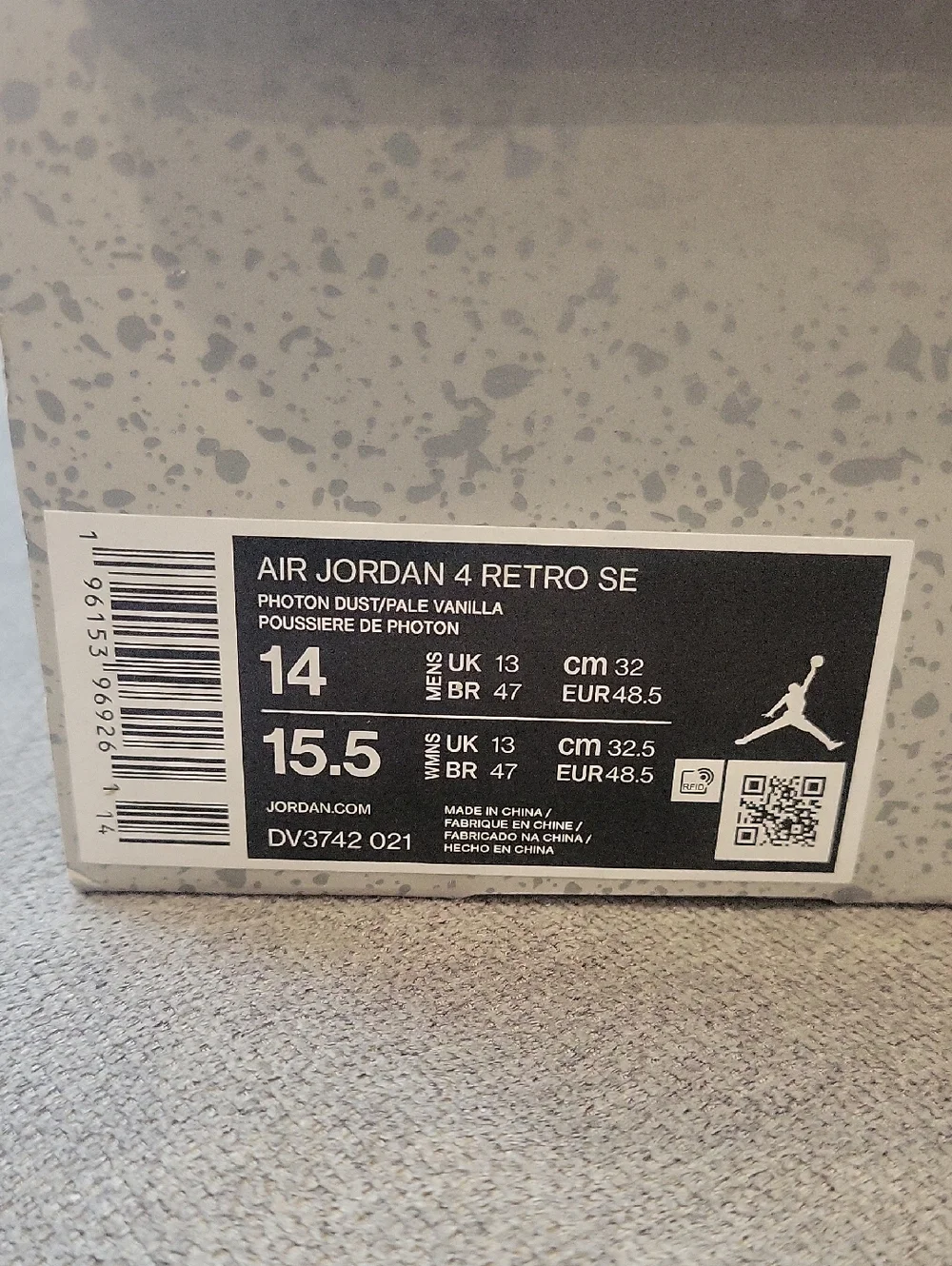 AIR JORDAN 4 RETRO SE - PHOTON DUST/PALE VANILLA - SIZE 14